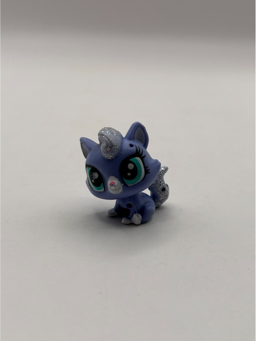 Hasbro Littlest Pet Shop Glitter Cat Kitten Bobblehead Mini Figure Purple